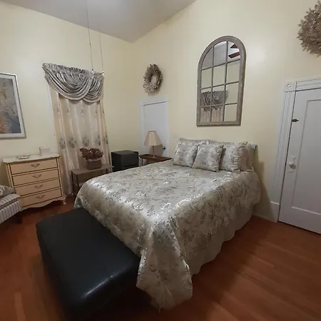 Cozy Turret Room At Nottingham Place In Wise With Plush Queen Bed, Private Detached Full Bath Exterior foto